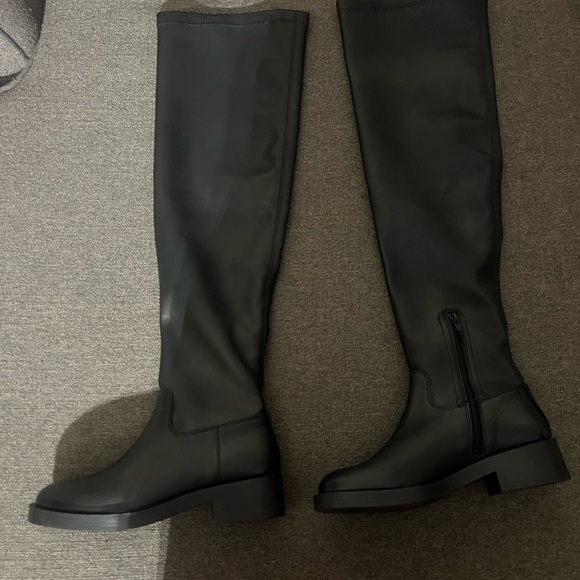 Black thigh high ALDO boots new never been worn Only tried on - Picture 4 of 6